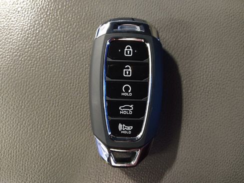 Used 2023 Hyundai Elantra Blue FWD image 32