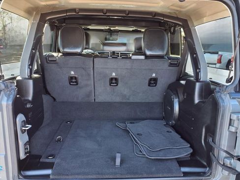 Used 2022 Jeep Wrangler Unlimited Sahara image 25