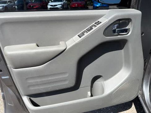 Used 2016 Nissan Frontier SV w/ Moonroof Package RWD image 27