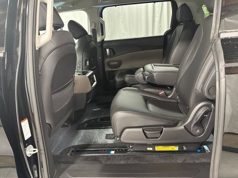 New 2026 Kia Carnival SX image 5