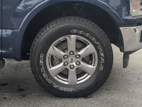 Used 2019 Ford F150 Lariat w/ Equipment Group 502A Luxury AWD/4WD image 11
