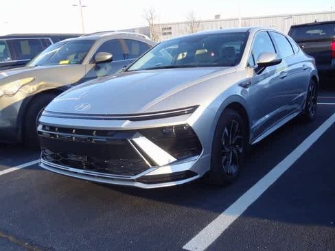 Used 2025 Hyundai Sonata SEL image 1