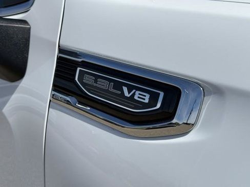 New 2026 GMC Sierra 1500 SLE image 15