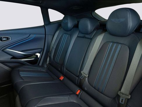 Used 2025 Aston Martin DBX 707 image 40