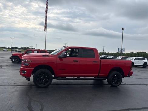 Used 2026 RAM 2500 Big Horn AWD/4WD image 2
