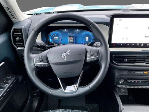 Used 2025 Ford Bronco Sport Heritage w/ Convenience Package image 2