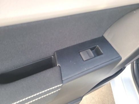 Used 2018 Toyota Corolla LE image 15