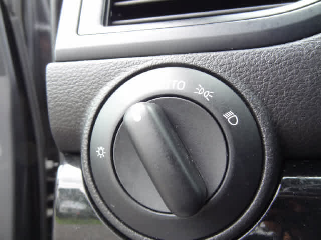 Used 2023 Nissan Titan SV AWD/4WD image 8