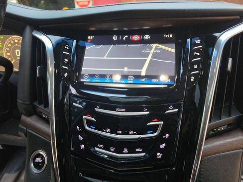 Used 2015 Cadillac Escalade Premium AWD/4WD image 19