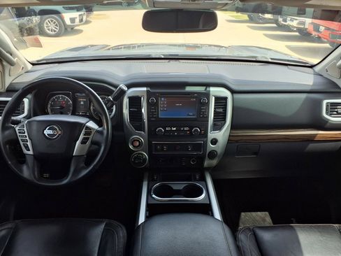 Used 2017 Nissan Titan SL w/ SL Towing Convenience Package AWD/4WD image 9