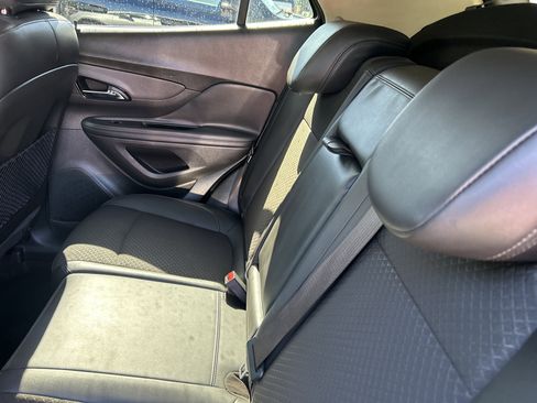 Used 2021 Buick Encore Preferred w/ Safety Package II image 18