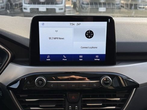 Used 2020 Ford Escape SE image 3