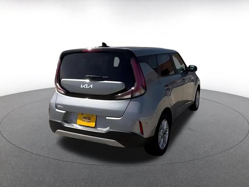 Used 2025 Kia Soul LX w/ LX Technology Package FWD image 14