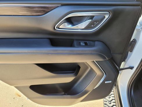 Used 2024 Chevrolet Tahoe Z71 w/ Luxury Package image 19