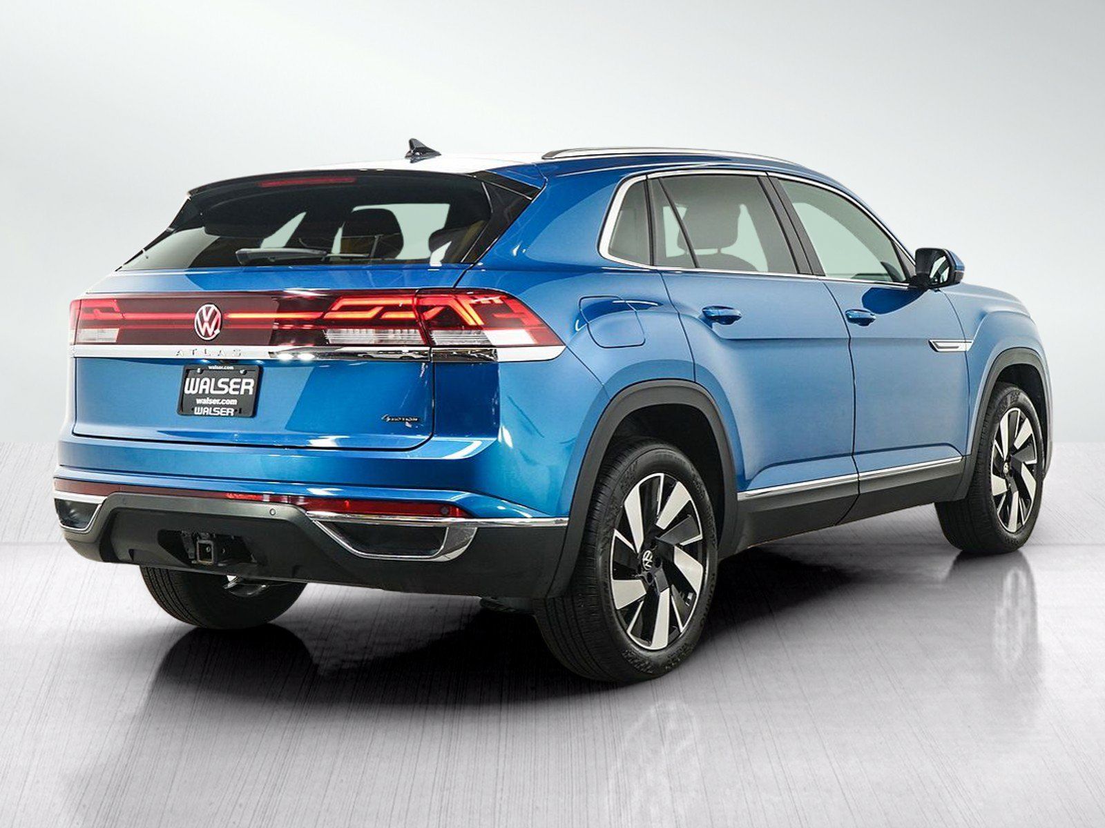 Used 2024 Volkswagen Atlas Cross Sport SEL AWD/4WD image 5