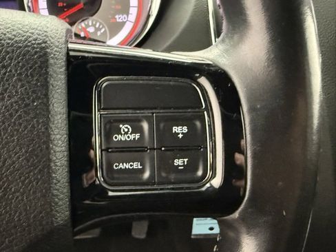 Used 2020 Dodge Grand Caravan SE image 29