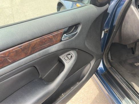 Used 2004 BMW 325i Sedan RWD image 19