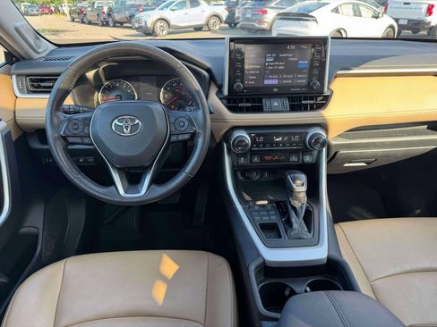 Used 2021 Toyota RAV4 XLE Premium AWD/4WD image 20