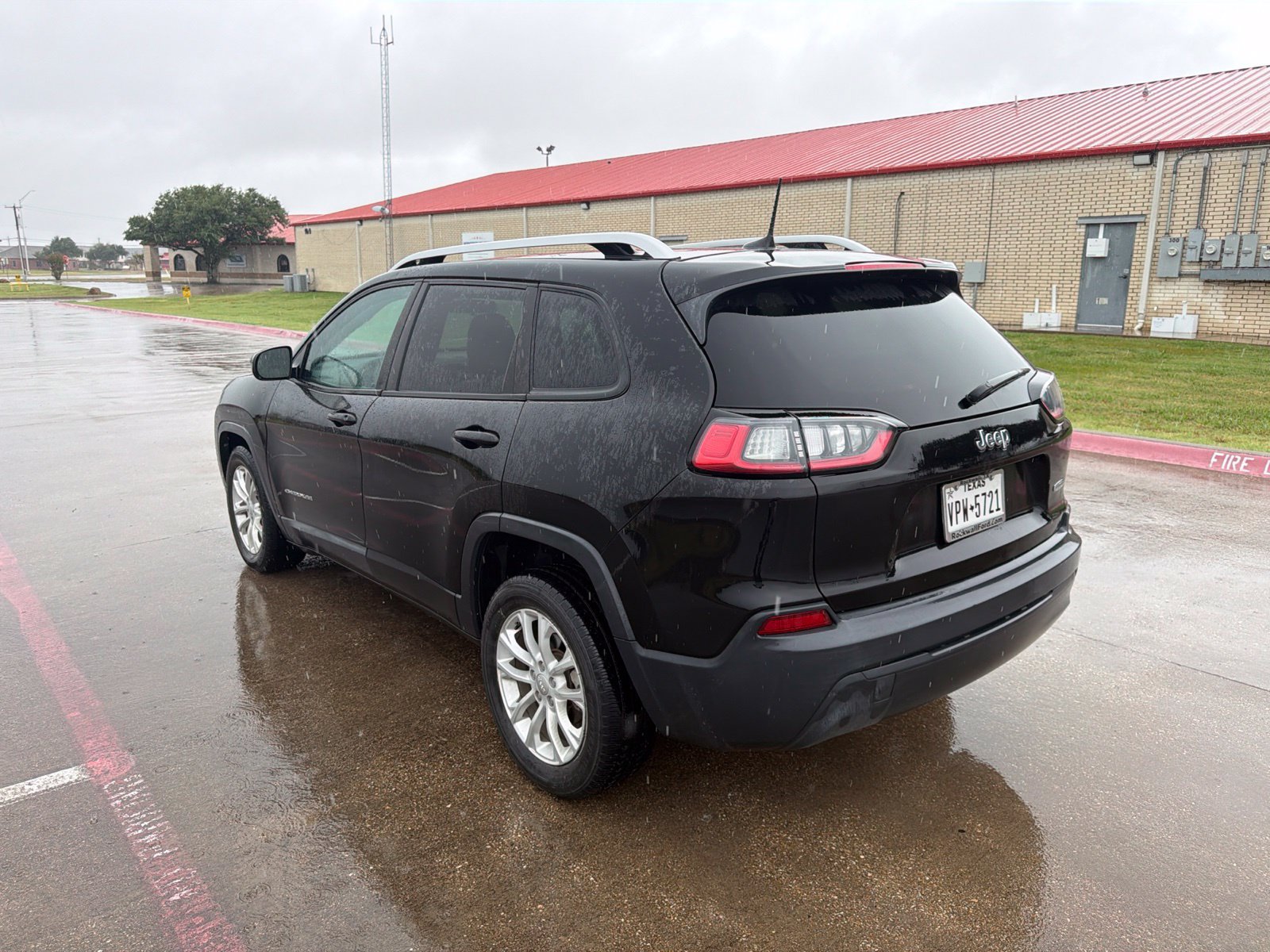 Used 2020 Jeep Cherokee Latitude FWD image 10