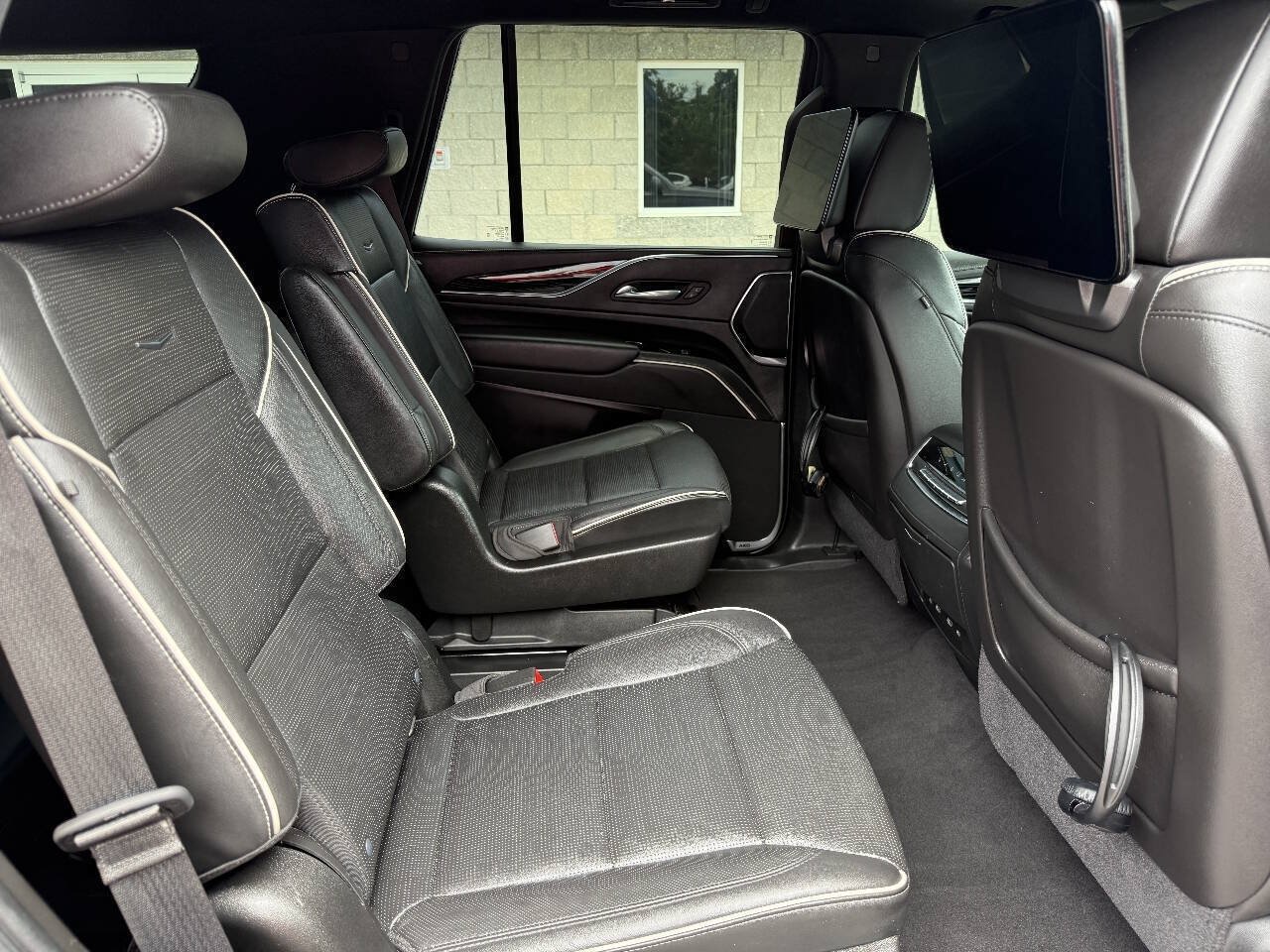 Used 2021 Cadillac Escalade Sport AWD/4WD image 17