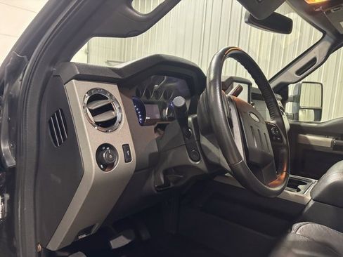 Used 2016 Ford F250 Lariat w/ Lariat Interior Package image 15