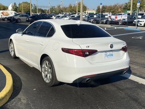 Used 2020 Alfa Romeo Giulia Ti image 6