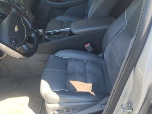 Used 2015 Chevrolet Impala LT FWD image 4