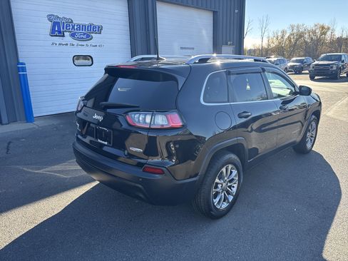 Used 2020 Jeep Cherokee Latitude Plus w/ Comfort/Convenience Group image 3