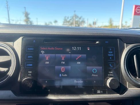 Used 2018 Toyota Tacoma TRD Off-Road image 32