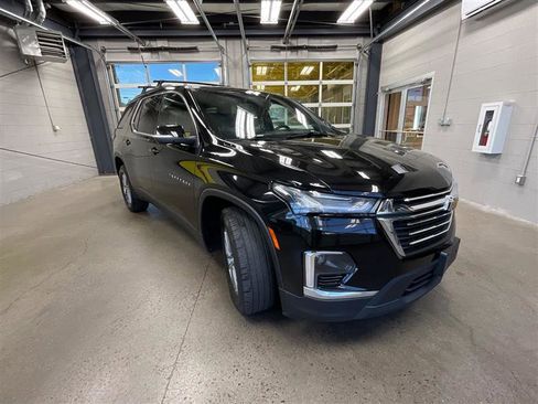 Used 2022 Chevrolet Traverse LT image 7