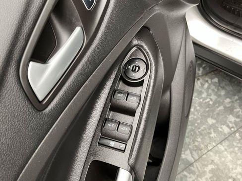 Used 2017 Ford Escape SE AWD/4WD image 9