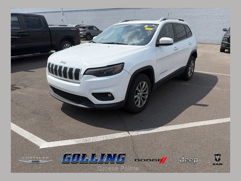 Used 2019 Jeep Cherokee Latitude Plus w/ Comfort/Convenience Group AWD/4WD image 1
