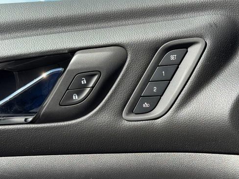 Used 2023 GMC Acadia Denali w/ Denali Ultimate Package image 18