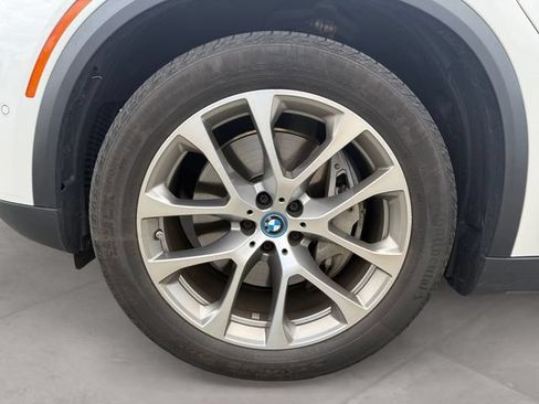 Used 2025 BMW X5 xDrive50e w/ Premium Package AWD/4WD image 14