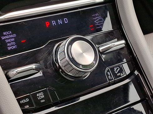 Used 2021 Jeep Grand Cherokee L Overland w/ Luxury Tech Group IV AWD/4WD image 15