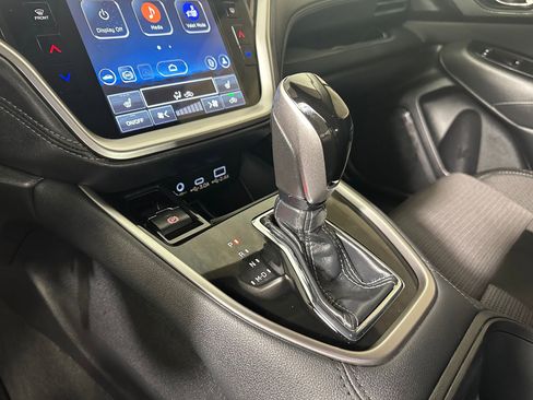 Used 2025 Subaru Outback Premium image 16