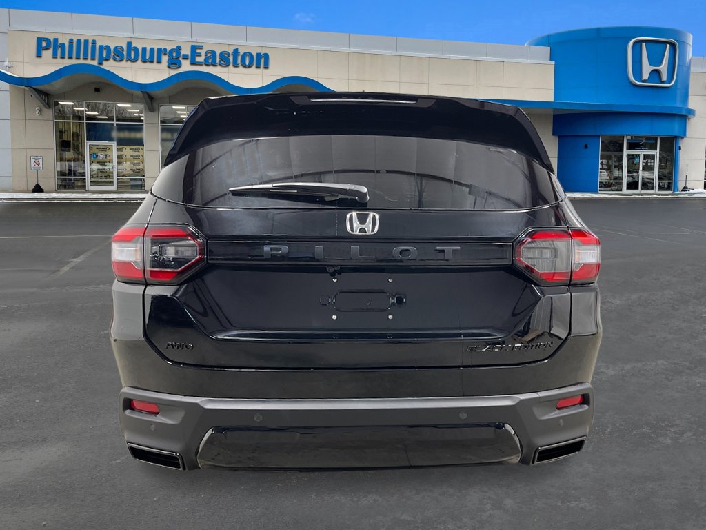 New 2026 Honda Pilot Black Edition image 4