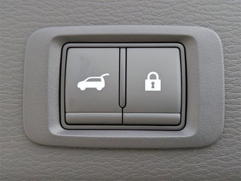 New 2026 Mitsubishi Outlander SE image 13