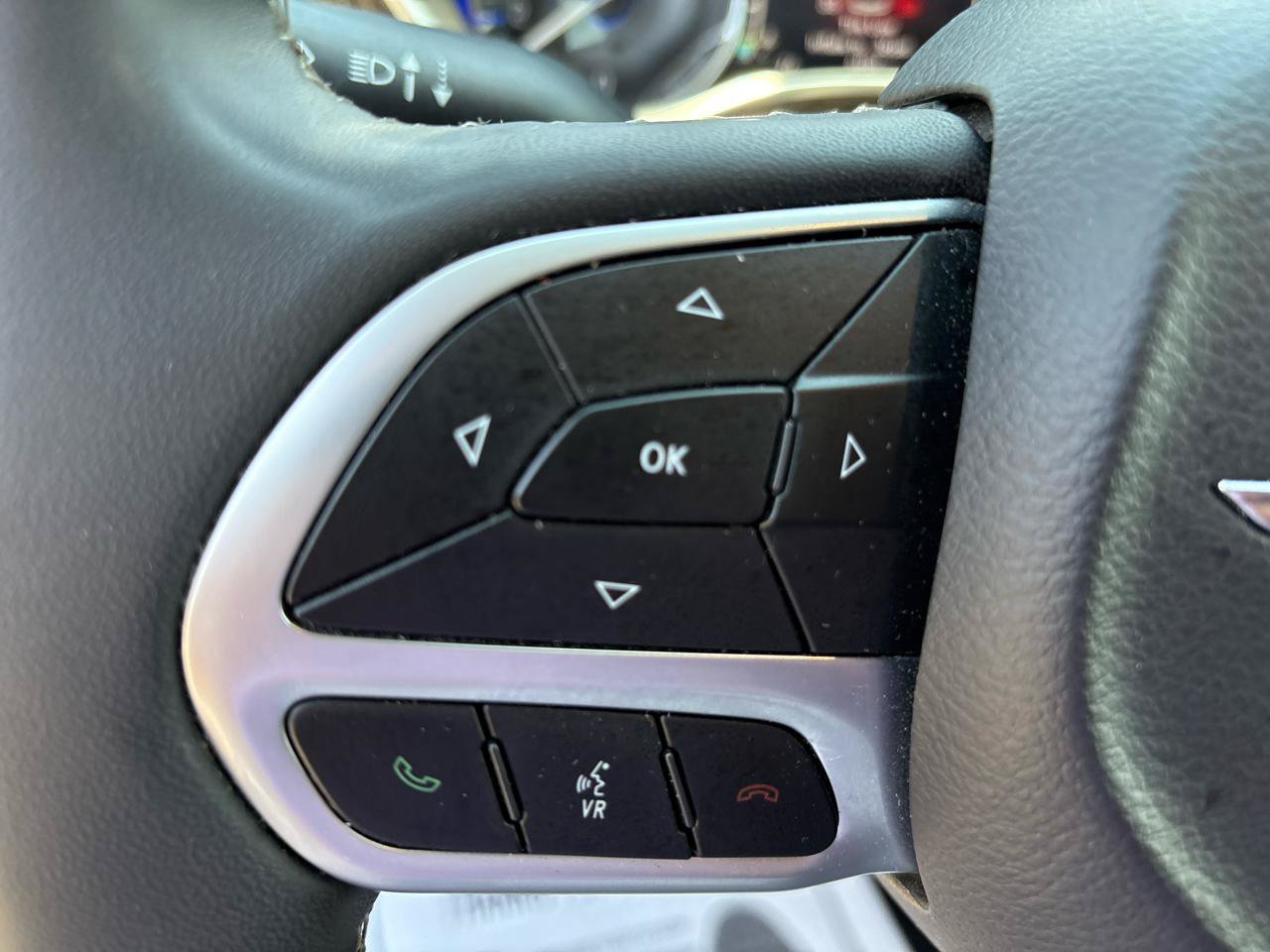 Used 2023 Chrysler Pacifica Limited FWD image 18