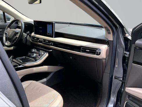Used 2022 Lincoln Nautilus Reserve FWD image 18