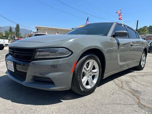 Used 2019 Dodge Charger SXT RWD image 1