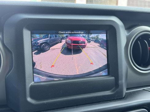 Used 2021 Jeep Wrangler Unlimited Sport AWD/4WD image 16