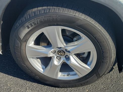 Used 2022 Toyota Highlander L image 8