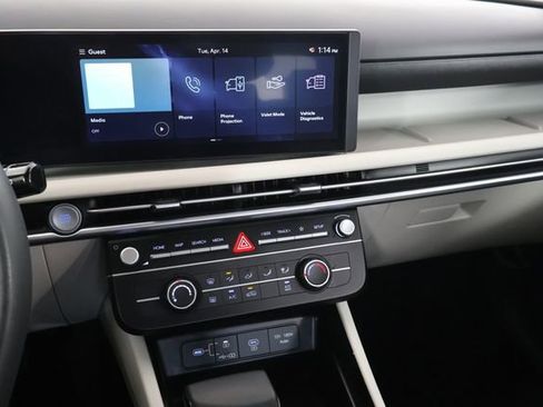 Used 2025 Hyundai Tucson SE image 18