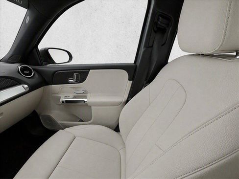 Used 2026 Mercedes-Benz GLB 250 image 23