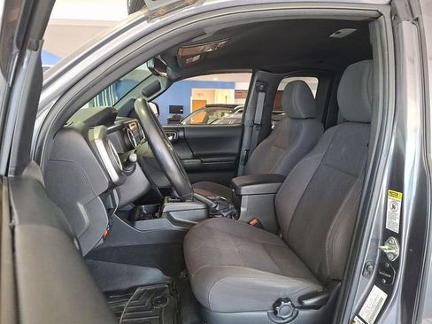 Used 2016 Toyota Tacoma TRD Sport AWD/4WD image 13