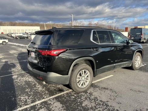Used 2022 Chevrolet Traverse LT image 8
