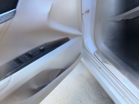 Used 2018 Toyota Camry XLE FWD image 14