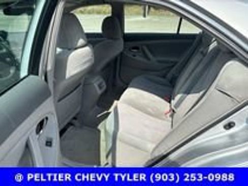 Used 2010 Toyota Camry FWD image 14