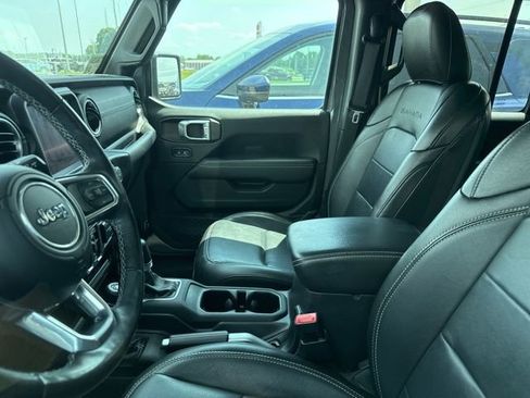 Used 2020 Jeep Wrangler Unlimited Sahara AWD/4WD image 3